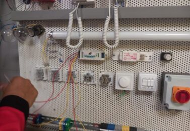 برق صنعتی چیست و چه تفاوتی با برق ساختمانی دارد؟