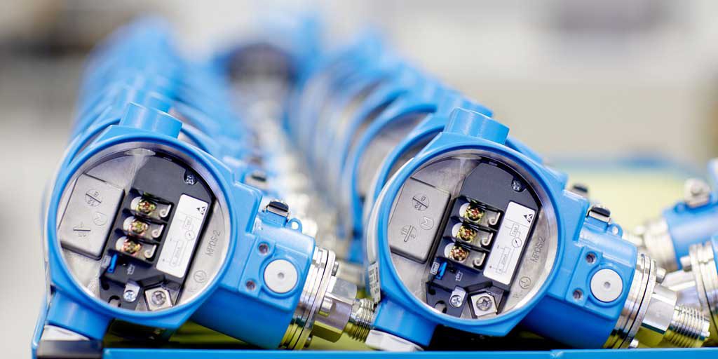 تاثیر تجهیزات کنترلی دقیق بر بهره‌وری تولید