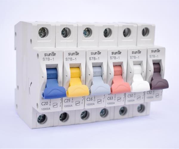 فیوز و کلید فیوز؛ آخرین خط دفاعی در مدارهای الکتریکی