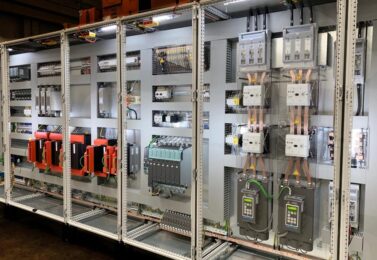 مقایسه انواع تجهیزات حفاظتی در تابلو برق صنعتی